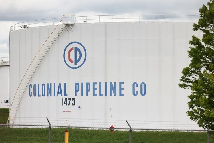 Хакеры извинились за взлом крупного американского нефтепровода Colonial Pipeline