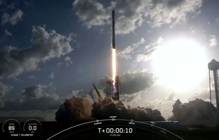 SpaceX вывела на орбиту очередную партию спутников Starlink