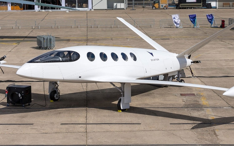 Роскошный электрический самолёт Alice компании Eviation готовят к первому полёту